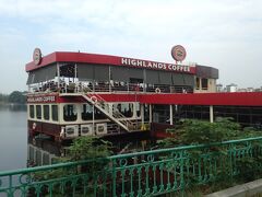 タイ湖となり、チュックバック湖にあるHigh Land Cafe