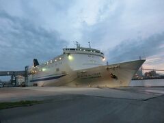 17:27
新潟からフェリーで18時間かけて、北海道の苫小牧に着きました。
