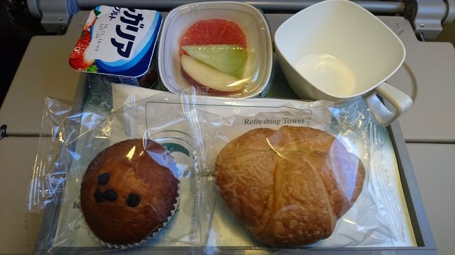 軽い機内食を食べてKPOP聴いたらあっという間に到着です♪<br /><br />実際の飛行時間は1時間30分くらいなので、ＣＡさん達も忙しいですよね(^_^;)