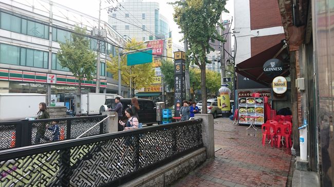 ホテルにチェックインして、いざ出発！<br /><br />ホテル最寄りの地下鉄駅は1･3･5号線チョンノサンガ駅。<br /><br />T-moneyにチャージして、まずは5号線で汝矣島に向かいます。