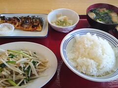 湯田温泉にあるセルフスタイルの食堂。
この日は取りすぎて食べ過ぎた。

