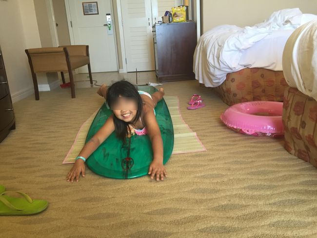 食後は、また海であそぶことに。<br /><br />海は１ラウンドだけ。<br /><br />嘘のようですがまたウミガメを発見！