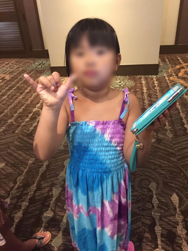 夕方５時から入場できるとなっておりましたが、少し早めに行くことに。<br /><br />すると、もう既に長蛇の列が…<br /><br />１５分程度早く行って並んだおかげか、なかなか見やすい席でした。<br />