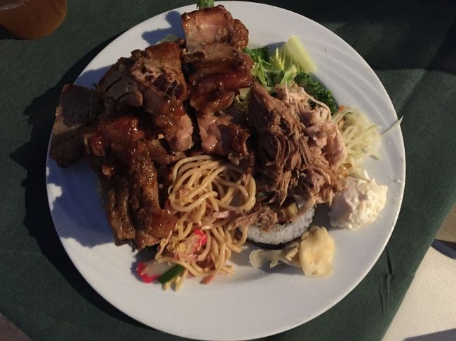 肉ばっかり<br /><br />食事をしていると、入り口で撮った写真の販売に来ます。<br /><br />