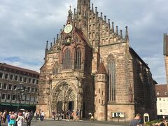 ニュルンベルクのフラウエン教会。
仕掛け時計が有名ですが、今回は時間が合わず。