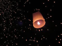 チェンマイに行った目的は・・・
★コムローイ祭り(イーペン・ランナー・インターナショナル)です。