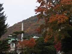 浅間山と煙突。