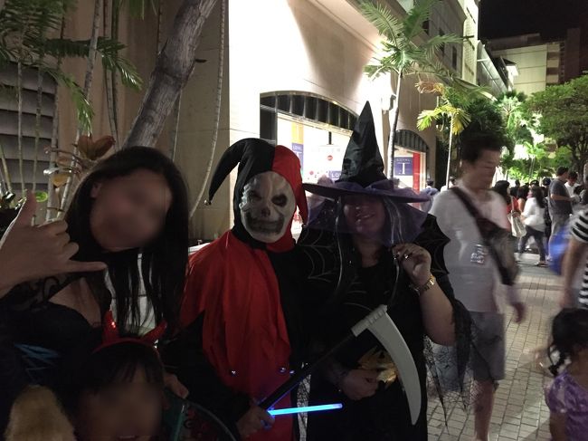 イリカイホテルのトロリー停留所で一緒になった方と記念に！