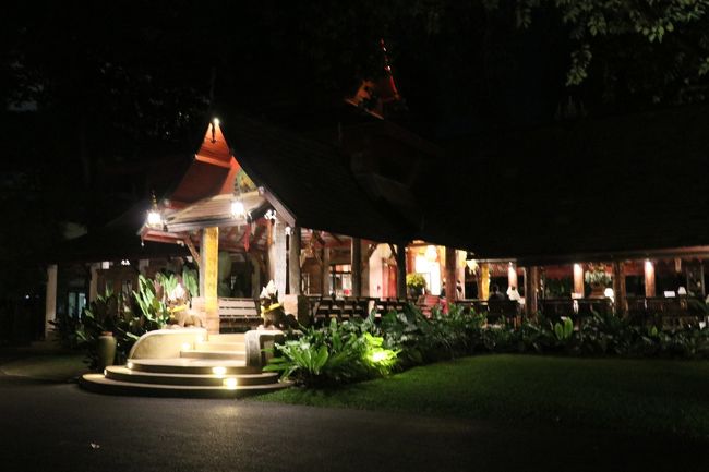 ホテル　エントランス　