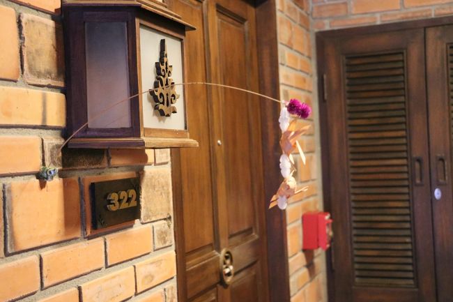 322号室<br /><br />予約・在室　があれば　室外に　飾りが