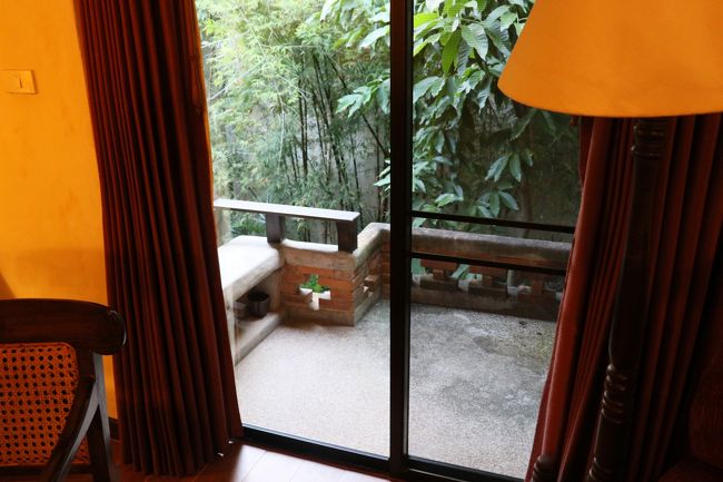 バルコニー<br />コンクリート<br />趣き無し<br />利用せず