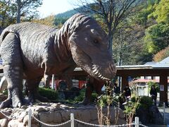 道の駅に大きな恐竜。時間により動きますの表示。残念ながら、動くところは見れませんでした。