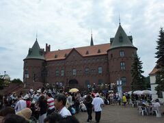 続いては登別マリンパークニクス。水族館です。
建物は北欧のお城をイメージしているらしいです。