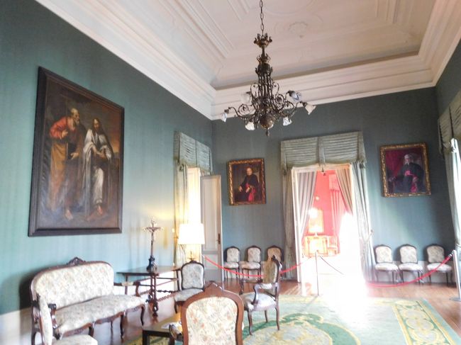 こちらの、緑の間は、誠実と希望。