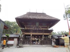 人吉城見学の後、青井阿蘇神社を詣でました。

立派な楼門が迎えてくれます。