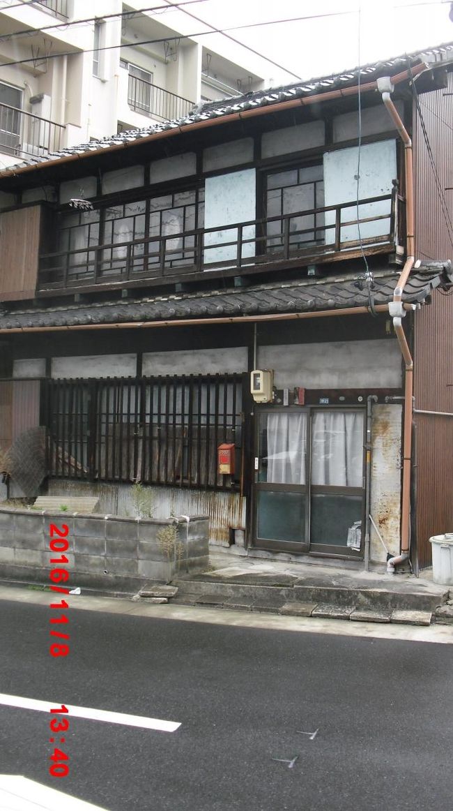 これはまた素晴らしい<br /><br />ガラス窓の硝子の手のこみ様