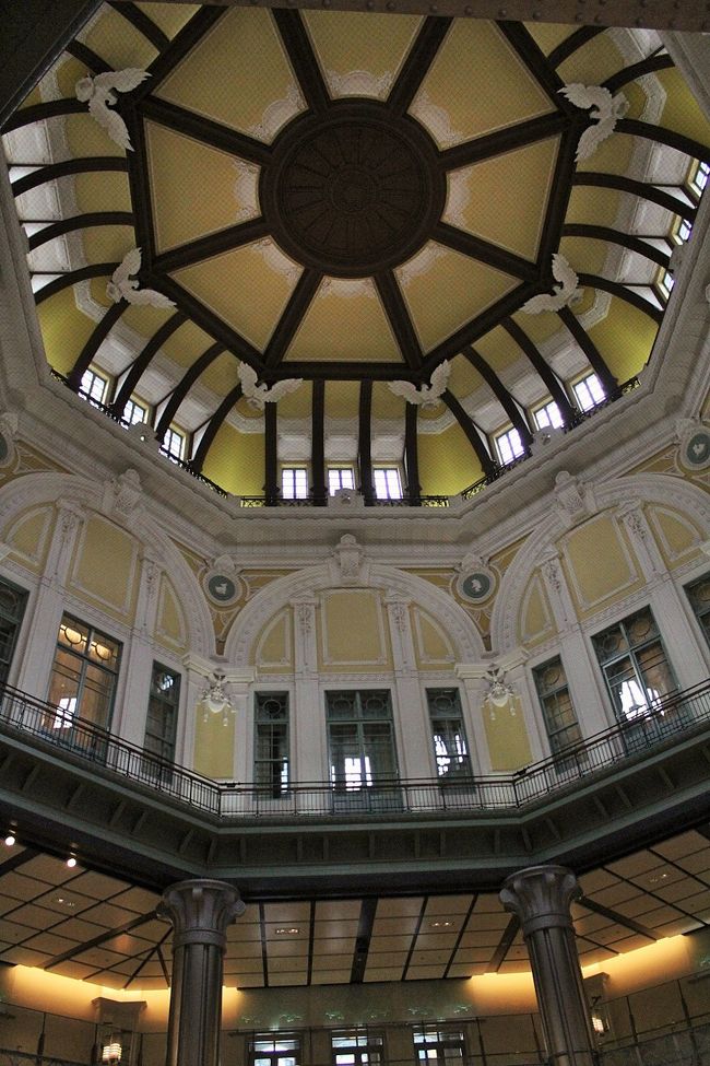 東急東横線で渋谷まで・・・<br />渋谷から地下鉄で東京。<br />もっと通勤ラッシュに遭遇するのかと思っていたのに、拍子抜けするくらい普通の通勤列車。<br />それにしても、渋谷駅の工事中は凄いね～<br />あれでは電車の乗り換えも大変だわ。