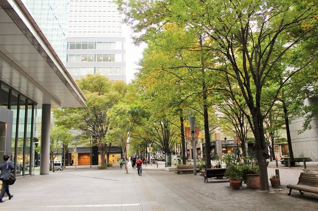 千疋屋で、ちょっとのんびりしていたら、気づけば9時半に！！<br />そろそろ行かないとマズイかな～<br />この週末から、夜になると、シャンパンゴールドに光り輝くイルミネーションが始まるのね～☆彡<br />気が付けば、師走はすぐソコ・・・1年って本当に早いわ～
