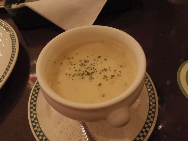 ポテトスープ付<br /><br />これが結構重くて、食べきれませんでした。