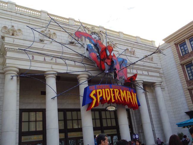 ショーの後は、スパイダーマンのライド<br /><br />ハリーポッターと同じ趣向だけれど、ハリーポッターの方が新しいだけあって面白かったな。