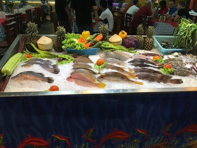 新鮮なシーフード。<br />お店のお兄さんがお魚やロブスターなど色々勧めてきます。汗