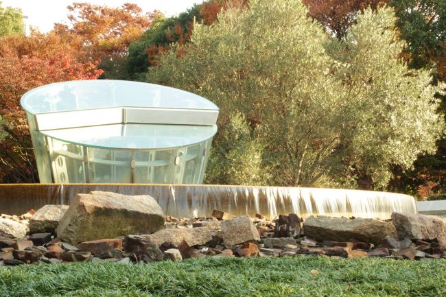 国立広島原爆死没者追悼平和祈念館、入場無料に入館。