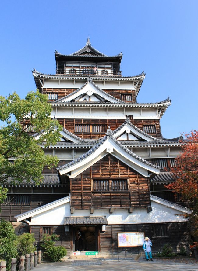 広島城は、名古屋城、岡山城と共に日本三大平城に数えられる。<br /><br />日本100名城の一つ。