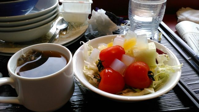 八時半近いのでペースを上げてと<br /><br />何ともこの蕃茄（とまと）が可愛い<br /><br />九時少し前にフロントに降りてきて雪隠入ったら先客がながいことながいこと<br />フロントで随分待ったよ～ん<br /><br />雪隠だけだなぁ　問題は　　でも次回もこのパターンなら利用すると思う