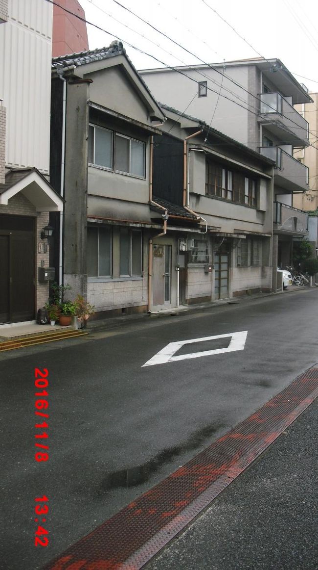 ここなんかも置屋だか旅館だか　雰囲気あるねまだ