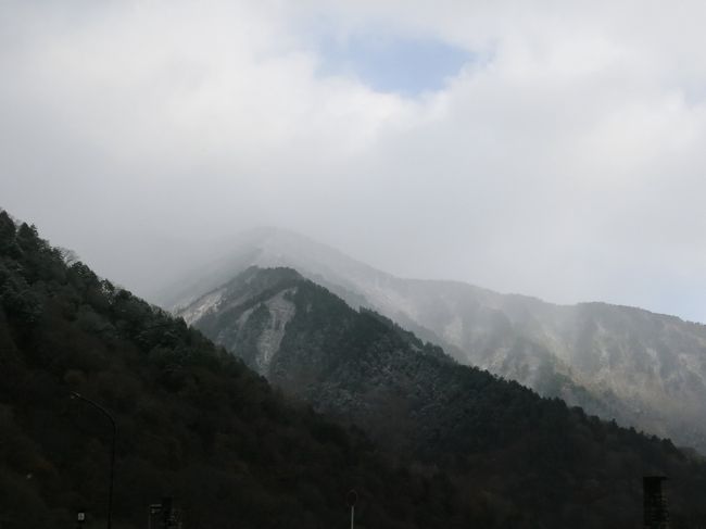 立山・黒部で絶景 その1 今シーズン初の雪景色』立山黒部(富山県
