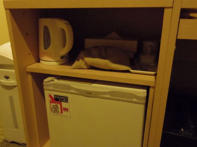 ポットと空の冷蔵庫もあります。