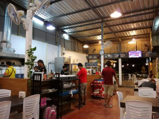 最初は中国人だと思われたようですが、料理を持ってきた時に、「ありがとう」と言ったら、プロレスラーみたいにガタイの良い兄ちゃんが笑顔で「コニチワ」と言った。<br />微笑ましい優しい感じのする店でした。