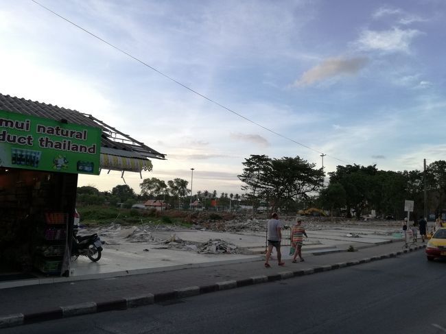 ブログで有名だった「ニンジャ」が見あたらず……。<br />土地計画でポプットへ移転したと知ったのは帰国してから。