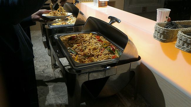 焼きそばみたいなの。コレ取らなかったけどなかなか人気でした。