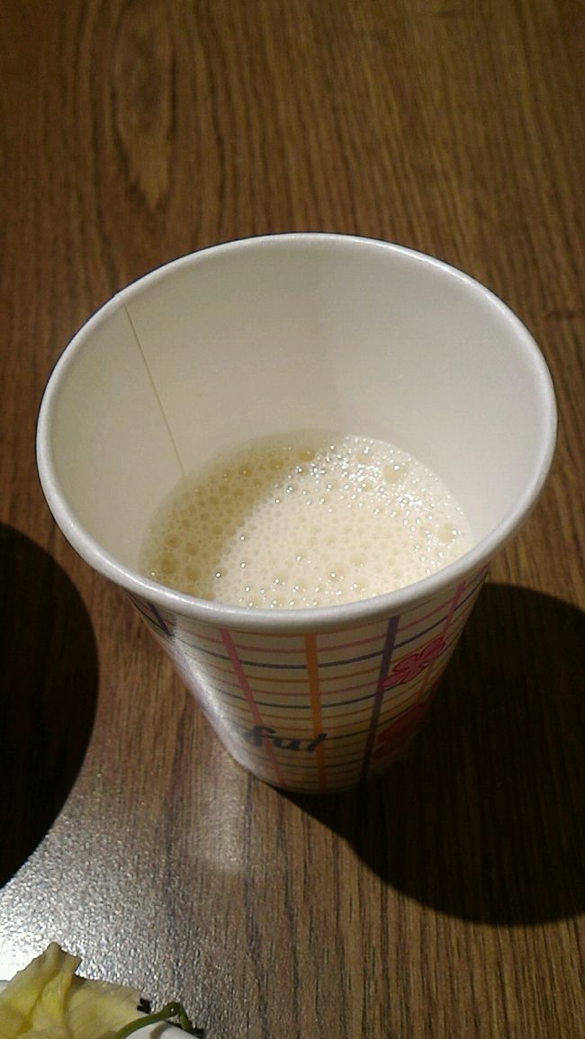 豆漿。<br /><br />ほんのり甘くて目覚めによいですな。