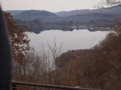 十和田湖に向かう途中で十和田湖を一望できる「発荷峠」より車中で一望。