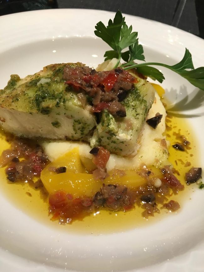 鱈からスタート。真鱈のバジル風味オリーブ仕立て。結構好きです