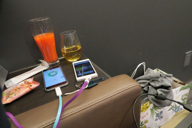 プレミアムゲートから入りラウンジへ。到着して出発まで１時間しか無いので、滞在時間は１５分くらいでしょうか。