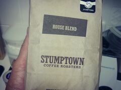 日本に帰ってから、Whole Foods Marketで買ったStumptown Coffeeを淹れてみました。美味しい♪日本に早くできないかなあ。