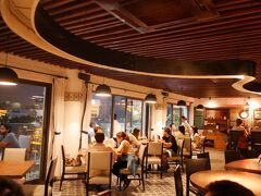 夕食はホアンキエム湖を臨む、アバロンへ！