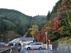 7時10分、無事に御岳ケーブルカー滝本駅の駐車場へ車を停めることが出来た。料金は一日1400円。