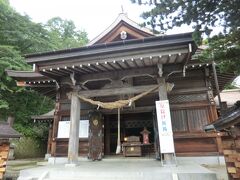 温泉神社.本殿です。

お参りしていきましょう。
パンパン.礼！