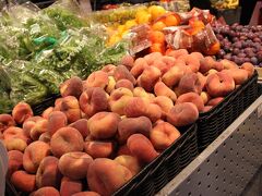 桃の形が変わってる～！
どんぶらこフォルムじゃないですね！