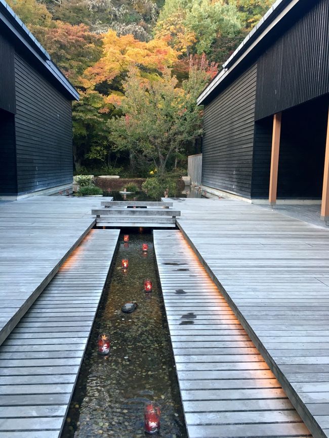 日が暮れかけてきていたので、ランプが灯されていきました。