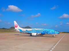 ＡＮＡフェスタが保安検査場の中にしかなかったので、中でお土産を買いました。
ジンベイジェットだー
最近ＪＴＡを利用していないので、次の沖縄旅行はＪＴＡにしようかなーと思います。機内誌のＣｏｒａｌＷａｙが好きです。