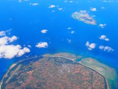 多良間島がくっきり。お好み焼きみたいーΣ(･ω･ﾉ)ﾉ！
多良間島は、石垣島と宮古島のちょうど中間あたりです。