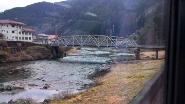バスで名古屋駅へ。名古屋駅で有名な味噌カツをたらふく食べ、新幹線で帰宅。