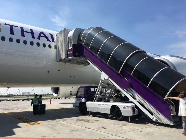 海外で初めての沖止めでした。バスがなかなか出発せず、搭乗した時には出発まであと１０分くらいでした。