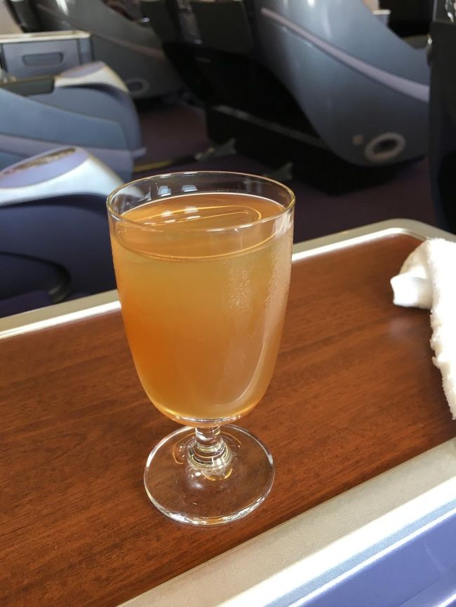 ウエルカムドリンク。お茶らしいですが、激甘です。