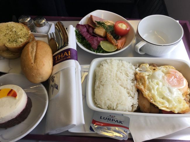 さて、ミール。行きと違ってなかなか旨かったです。<br /><br />今回の訪タイ、久しぶりのＴＧ（考えたら１０年ぶりだった）、空港といまいち相性が悪い部分が多かったですが、最後は良かったかな。次回は元部下激励も兼ねてゆっくりしたいですね。